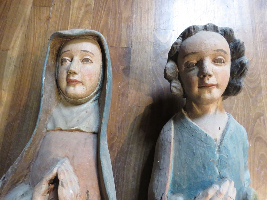 statues : Saint Jean et Vierge de calvaire, vue partielle