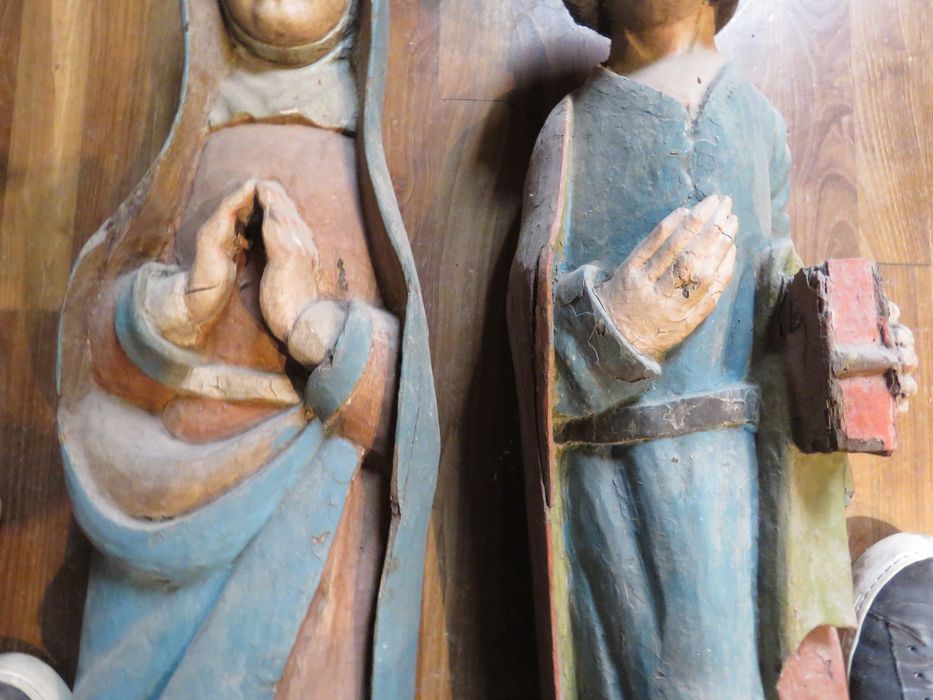 statues : Saint Jean et Vierge de calvaire, détail