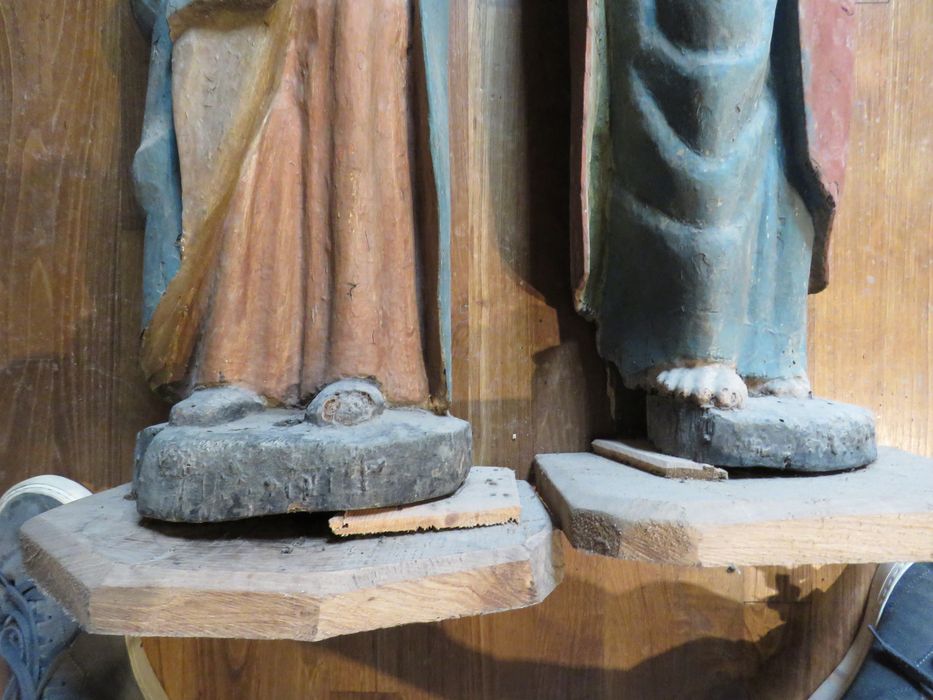statues : Saint Jean et Vierge de calvaire, détail