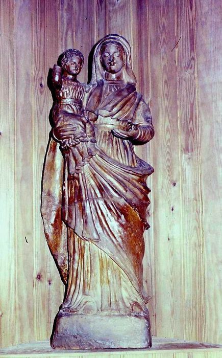 statue : Vierge à l'Enfant - © Ministère de la Culture (France), Conservation des antiquités et des objets d’art du Morbihan, tous droits réservés