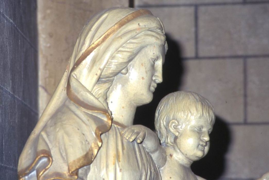 statue : Vierge à l'Enfant dite Notre-Dame de Bon Secours, vue partielle - © Ministère de la Culture (France), Conservation des antiquités et des objets d’art du Morbihan, tous droits réservés