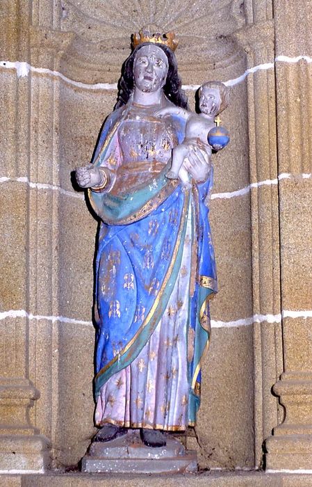 statue : Vierge à l'Enfant - © Ministère de la Culture (France), Conservation des antiquités et des objets d’art du Morbihan, tous droits réservés