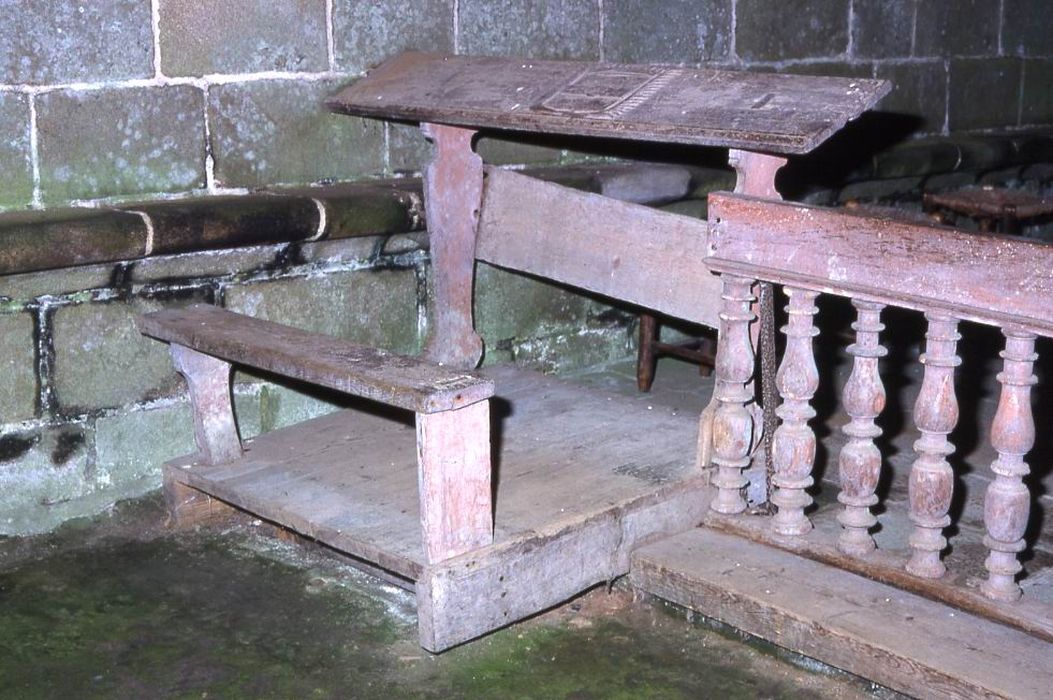 banc de famille (banc seigneurial) - © Ministère de la Culture (France), Conservation des antiquités et des objets d’art du Morbihan, tous droits réservés