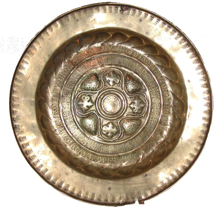 plat de quête - © Ministère de la Culture (France), Conservation des antiquités et des objets d’art du Morbihan, tous droits réservés