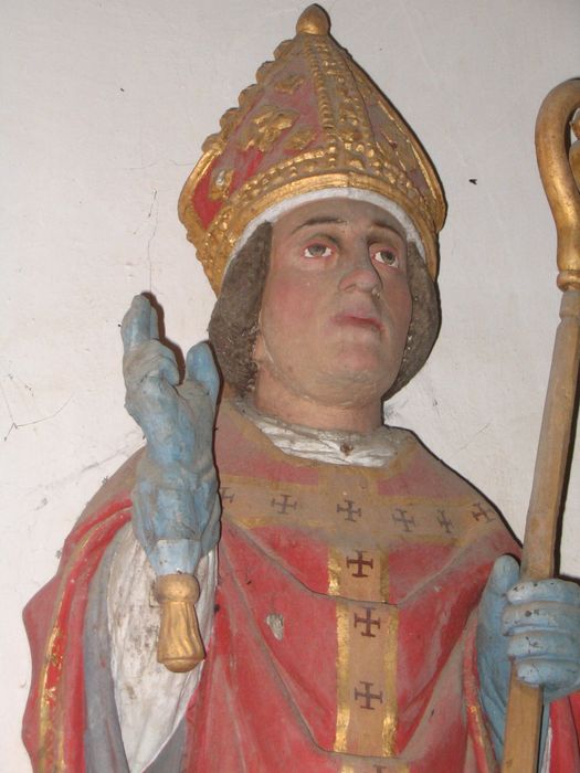statue : Saint Ivy ou Divy, vue partielle - © Ministère de la Culture (France), Conservation des antiquités et des objets d’art du Morbihan, tous droits réservés
