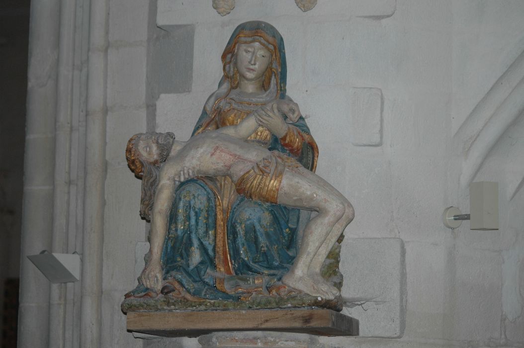 groupe sculpté : Vierge de Pitié - © Ministère de la Culture (France), Conservation des antiquités et des objets d’art du Morbihan – Tous droits réservés