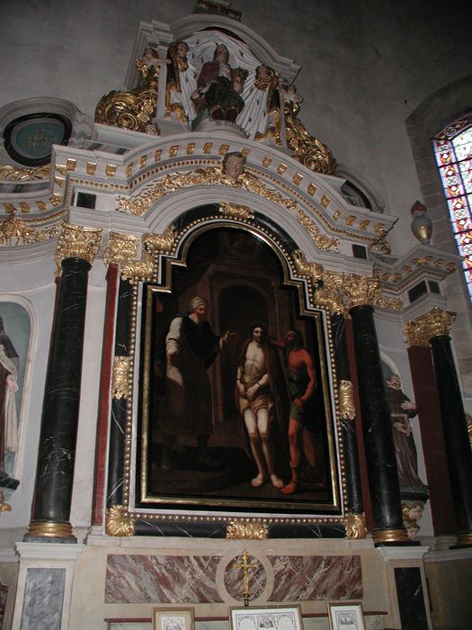 2 retables de la sainte Parenté et de saint Isidore, 2 tableaux : la Présentation de Jésus au temple, Ecce Homo, 6 statues : sainte Anne, saint Joachim, saint Cornély, saint, Vierge à l'Enfant, saint Isidore, 2 clôtures liturgiques (tables de communion)