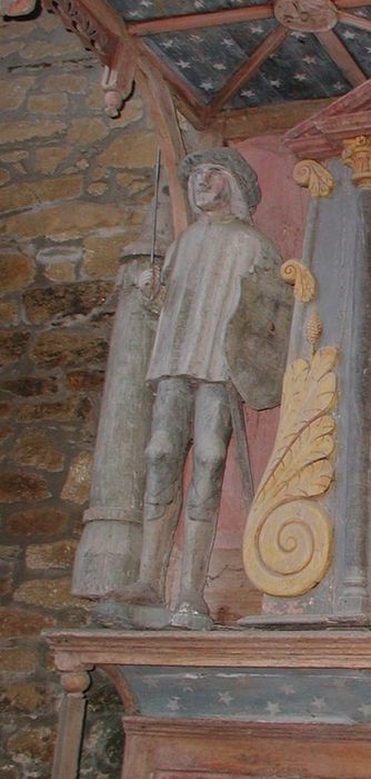 Statue : homme d'armes