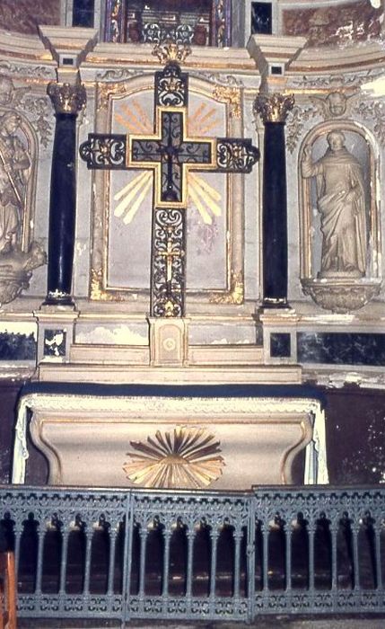 Autel de la Vraie Croix, tabernacle, gradins d'autel