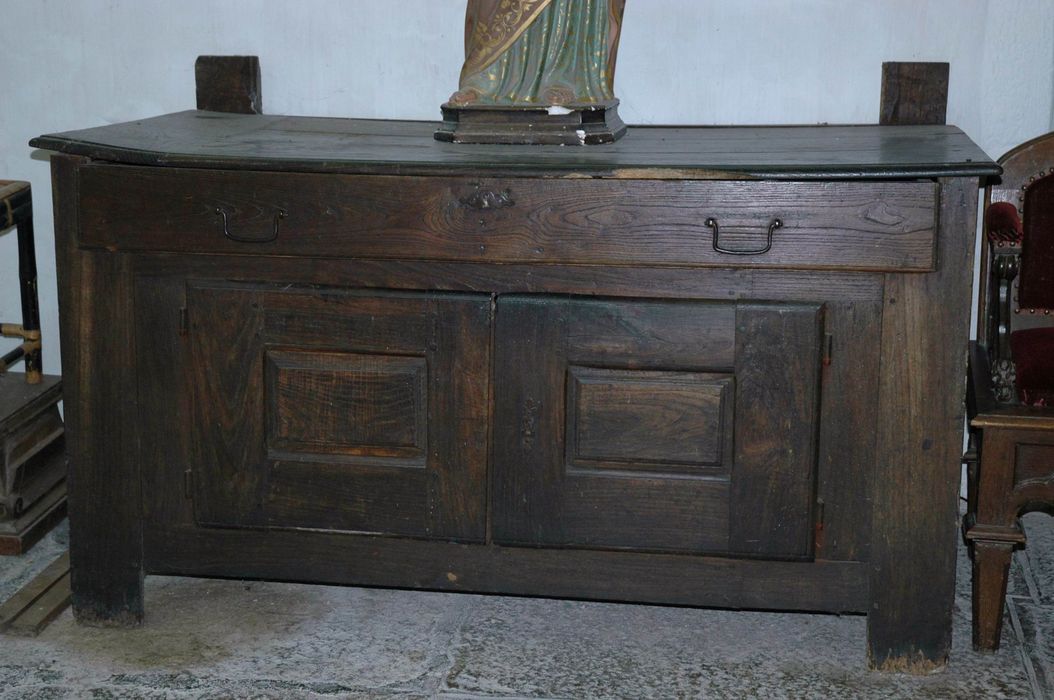 meuble de sacristie (banc-coffre) - © Ministère de la Culture (France), Conservation des antiquités et des objets d’art du Morbihan – Tous droits réservés