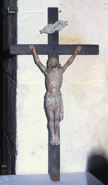 statue : Christ en croix - © Ministère de la Culture (France), Conservation des antiquités et des objets d’art du Morbihan – Tous droits réservés