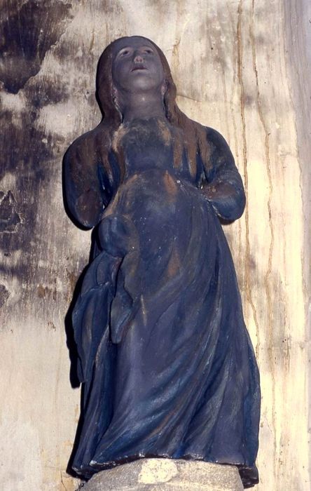 statue : Femme priant agenouillée (Vierge de l'Annonciation ?) - © Ministère de la Culture (France), Conservation des antiquités et des objets d’art du Morbihan – Tous droits réservés