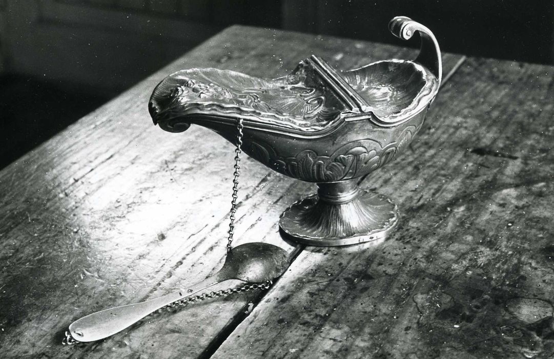 navette à encens et sa cuiller - © Ministère de la Culture (France), Conservation des antiquités et des objets d’art du Morbihan – Tous droits réservés