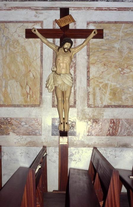 statue : Christ en croix - © Ministère de la Culture (France), Conservation des antiquités et des objets d’art du Morbihan – Tous droits réservés