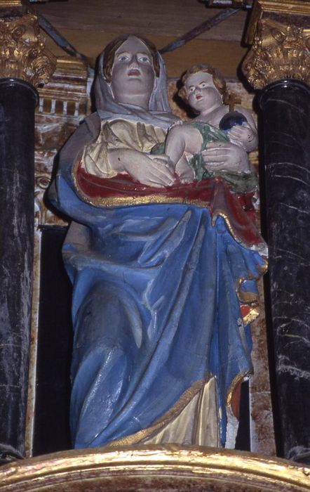 statue : Vierge à l'Enfant