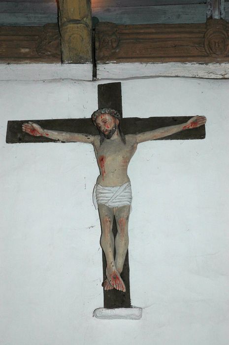 Statue : Christ en croix