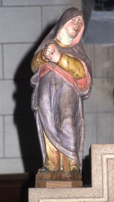 Statue de calvaire : Vierge