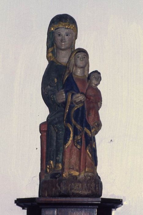 groupe sculpté : Sainte Anne, la Vierge et l'Enfant