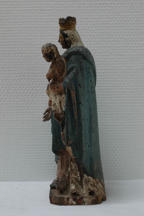 statue de calvaire : Vierge