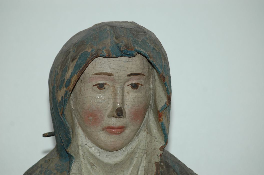 statue de calvaire : Vierge