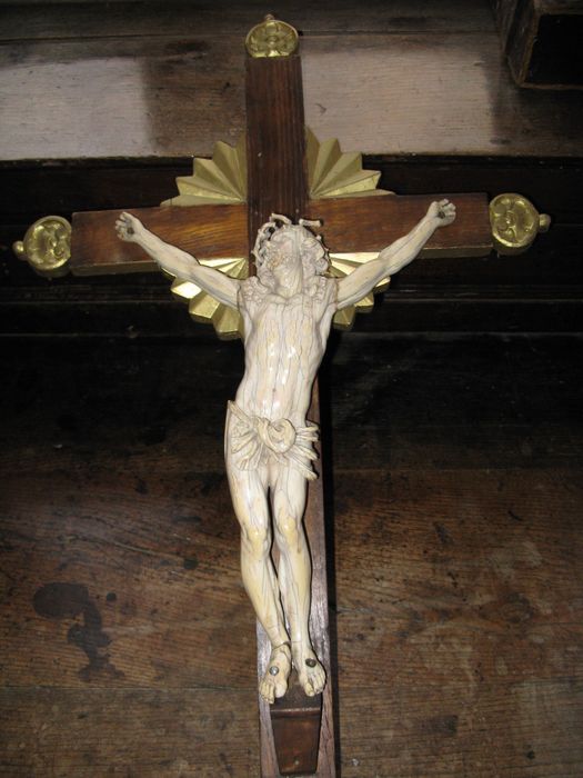 statue : Christ en croix - © Ministère de la Culture (France), Conservation des antiquités et des objets d’art du Morbihan – Tous droits réservés