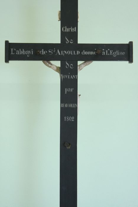 Croix de Saint-Arnould (crucifix), revers, vue générale