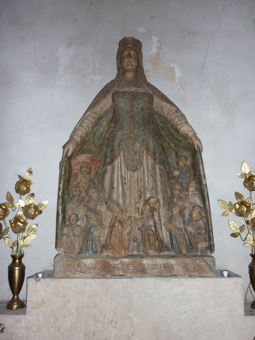 groupe sculpté : Vierge de miséricorde dite Notre-Dame du Réconfort - © Ministère de la Culture (France), Conservation des antiquités et des objets d’art de la Nièvre – Tous droits réservés