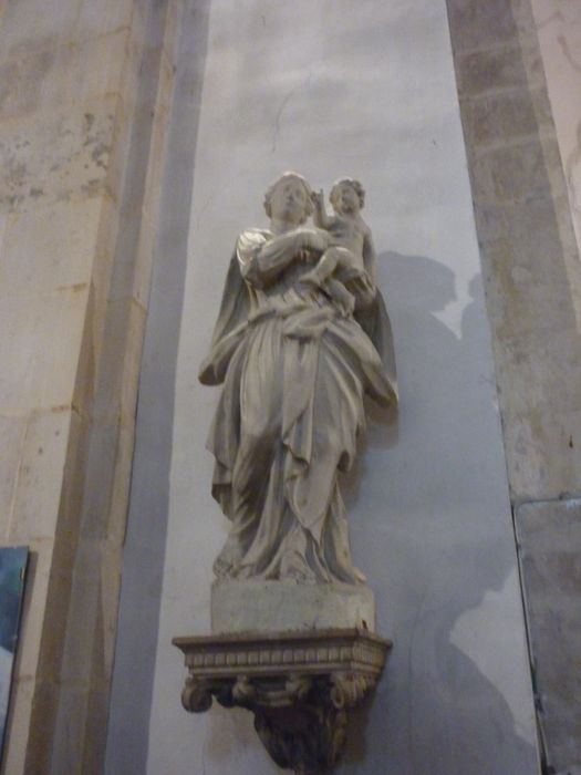 statue : Vierge à l'Enfant - © Ministère de la Culture (France), Conservation des antiquités et des objets d’art de la Nièvre – Tous droits réservés
