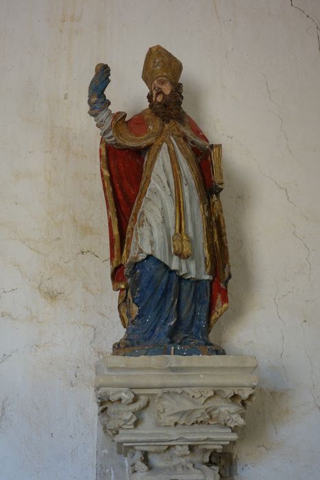 deux statues : Saint Augustin et Evêque