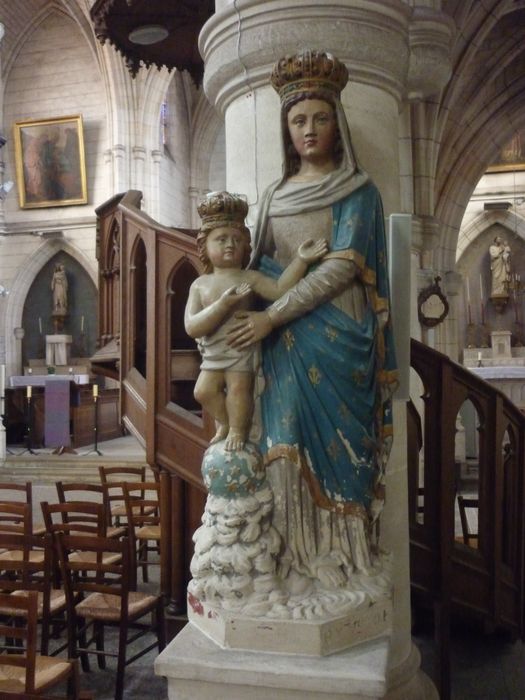 statue : Vierge à l'Enfant