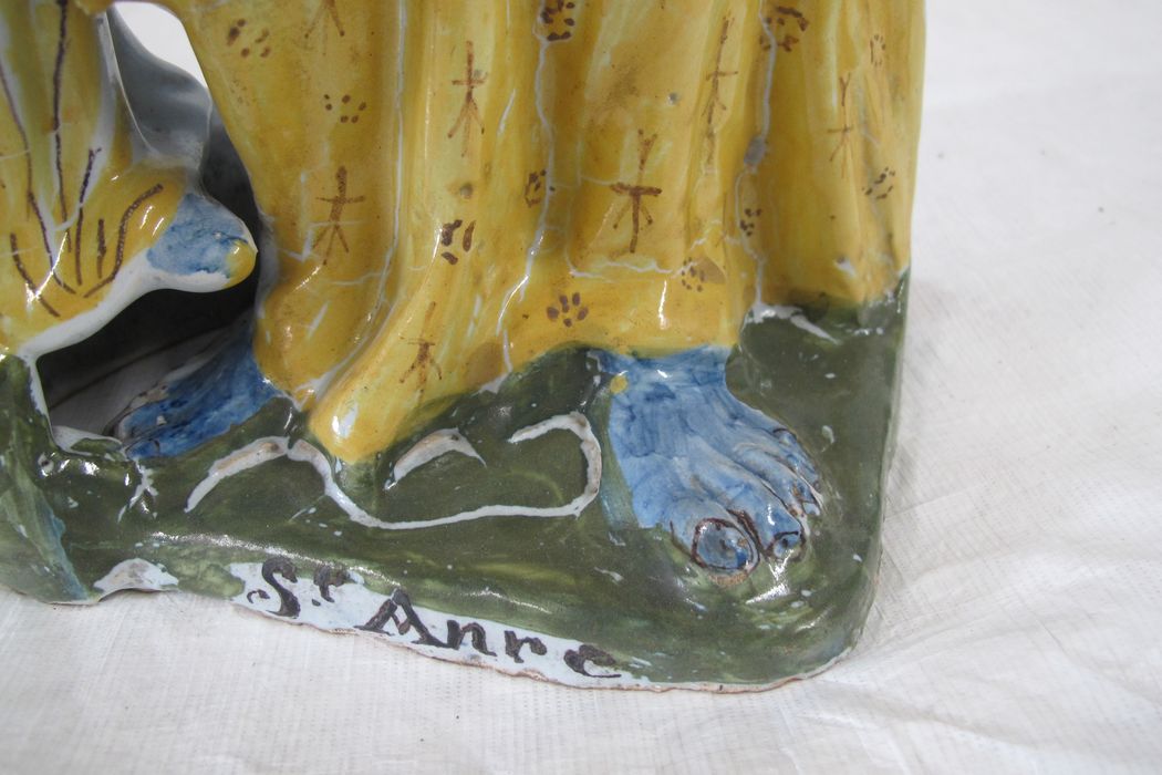 groupe sculpté : sainte Anne et la Vierge, détail - © Ministère de la Culture (France), Conservation des antiquités et des objets d’art de la Nièvre – Tous droits réservés 