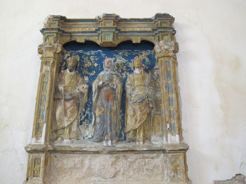 retable, haut-relief : sainte Brigitte, saint Jacques et sainte Barbe - © Ministère de la Culture (France), Conservation des antiquités et des objets d’art de la Nièvre – Tous droits réservés 