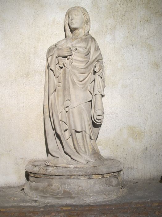 statue : Vierge à l'Enfant