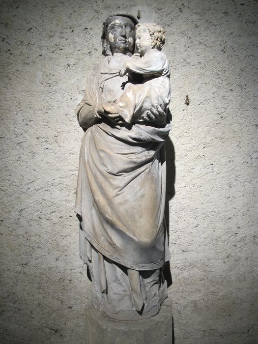 statue : Vierge à l'Enfant