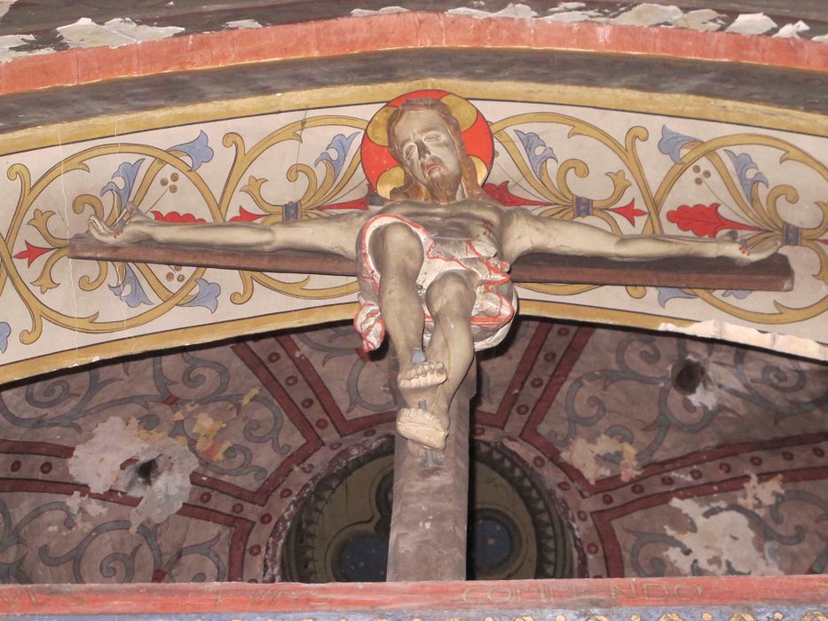 statue : Christ en croix