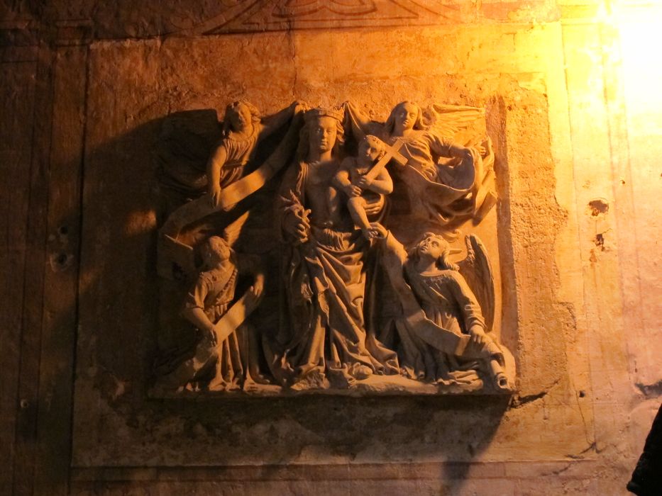 Bas-relief : Vierge à l'Enfant