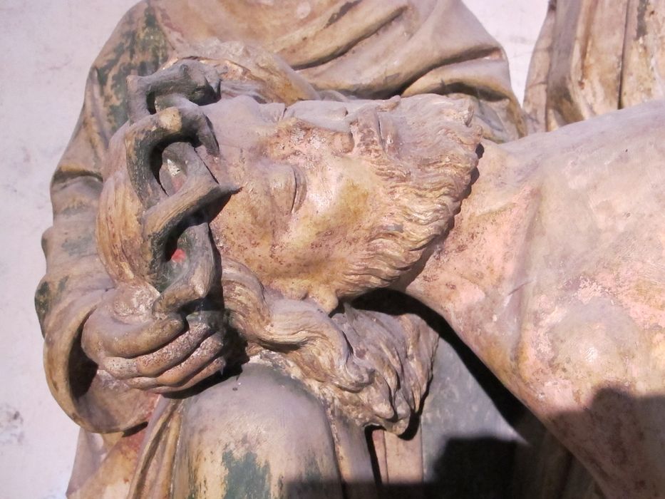 groupe sculpté : la Vierge de Pitié entre saint Jean et sainte Madeleine, détail