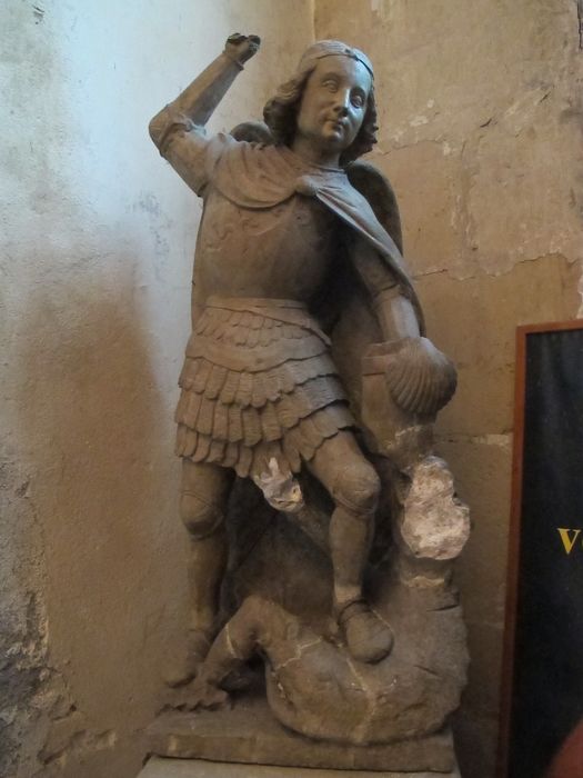 statue : saint Michel