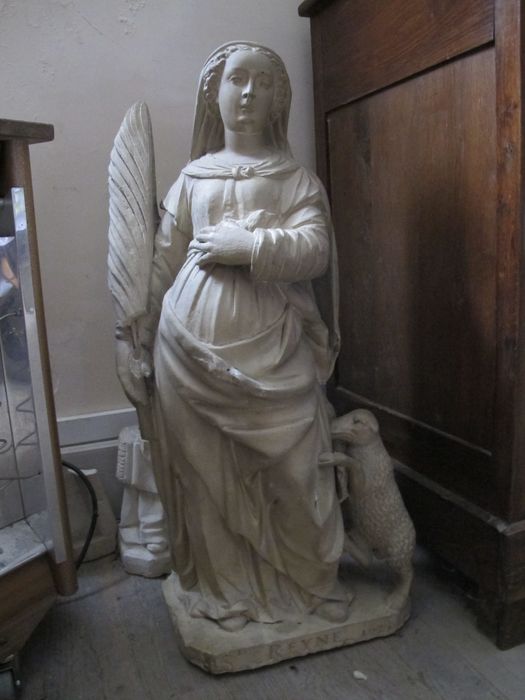 statuette : sainte Reine