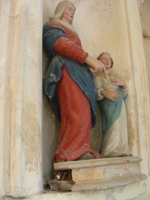 groupe sculpté : Sainte Anne et la Vierge, profil droit