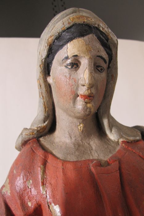 statue (statuette) : Vierge à l'Enfant dite Vierge mère au coeur, vue partielle - © Ministère de la Culture (France), Conservation des antiquités et des objets d’art de la Nièvre – Tous droits réservés 