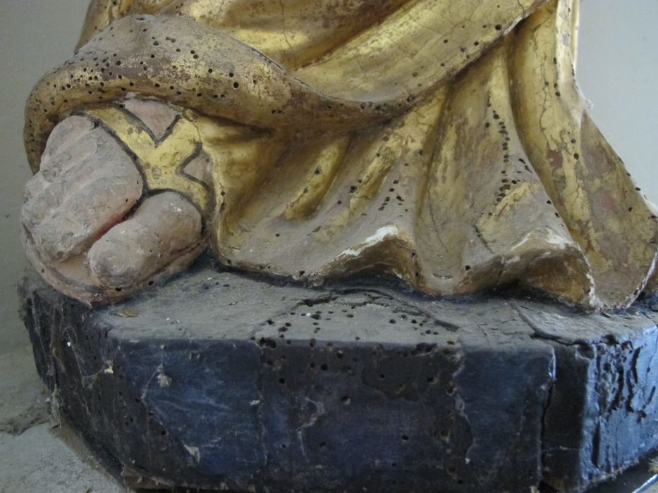 statue : Vierge à l'Enfant, détail de l’état sanitaire