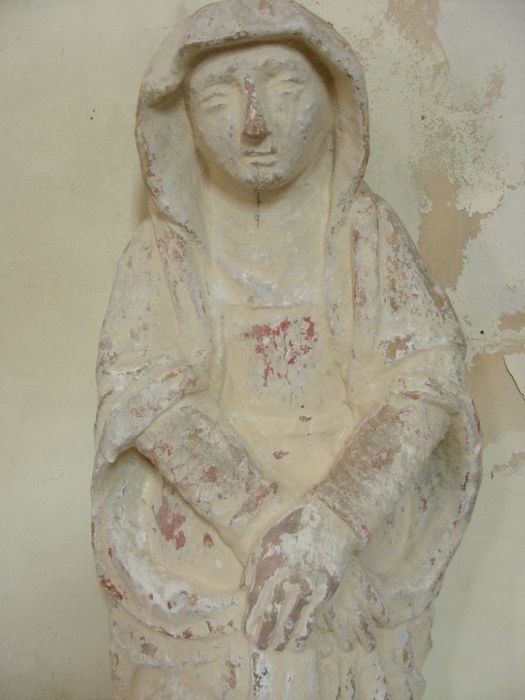 statue : Vierge, vue partielle