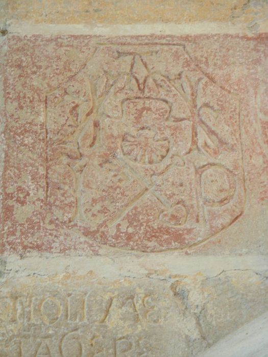 plaque commémorative (inscription murale) des fondations de Jean et Pierre PIERRE, détail