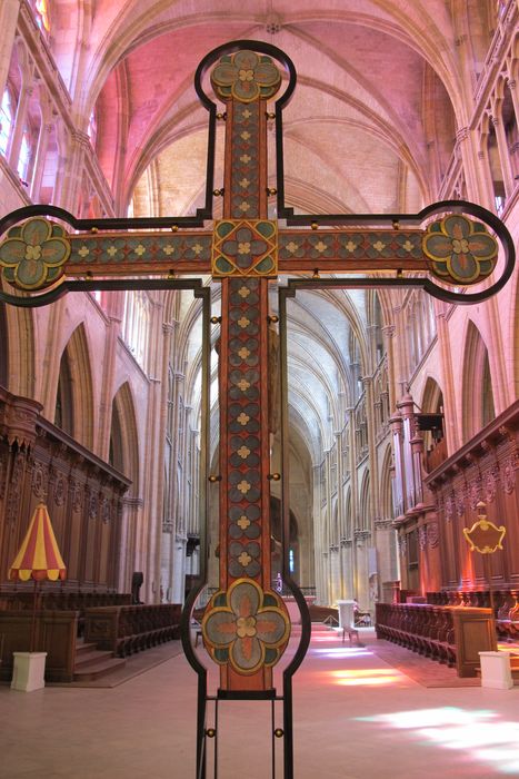 statue : Christ en croix, revers