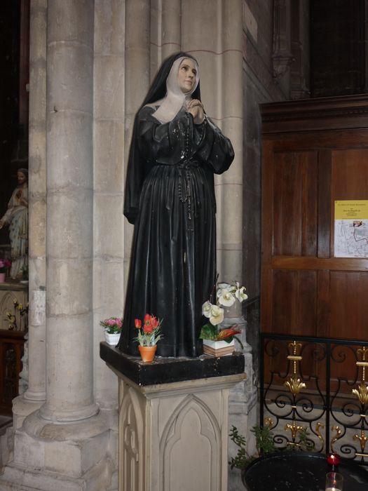 statue : Sainte Bernadette