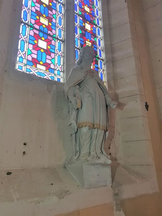 statue : Prêtre non identifié