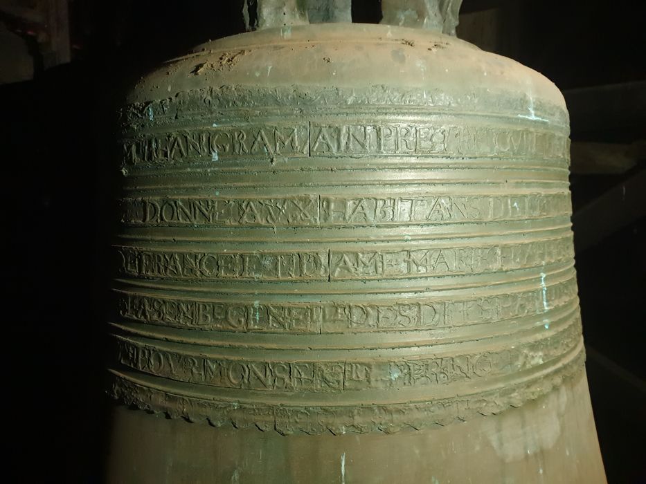 cloche, détail de l’inscription