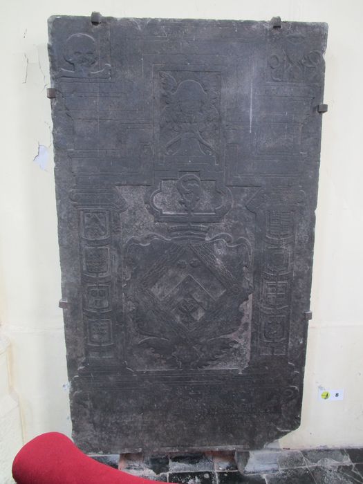 dalle funéraire de Jeanne Marie de Bon Marché, abbesse du chapitre noble de Denain - © Ministère de la Culture (France), Conservation des antiquités et des objets d’art du Nord – Tous droits réservés