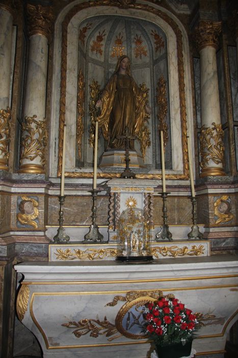 autel, tabernacle, retable (autel secondaire nord), statue : Vierge de l’Immaculée conception - © Ministère de la Culture (France), Conservation des antiquités et des objets d’art du Nord – Tous droits réservés 